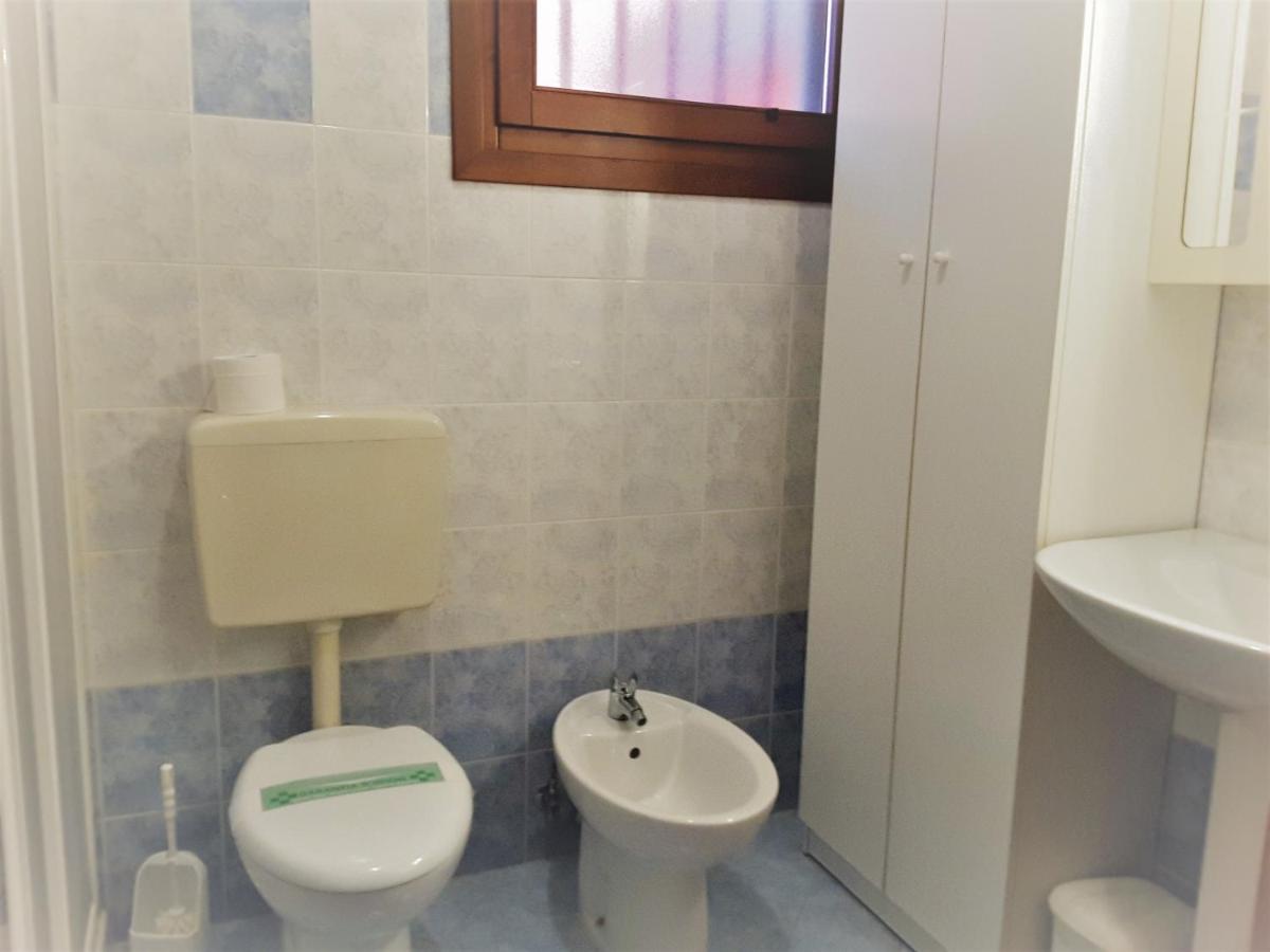 Iris 20 In Posizione Strategica, Indipendente, All'Interno Del Villaggio Dei Fiori Caorle Luaran gambar