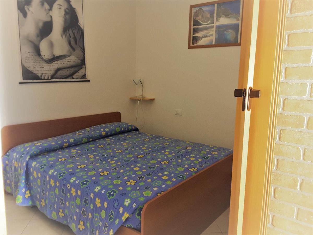 Iris 20 In Posizione Strategica, Indipendente, All'Interno Del Villaggio Dei Fiori Caorle Luaran gambar