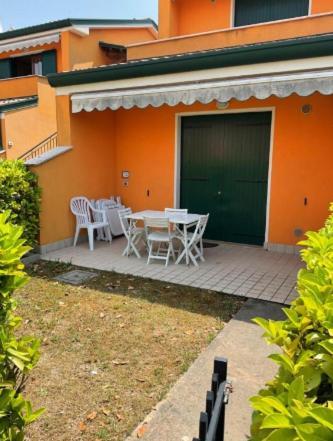 Iris 20 In Posizione Strategica, Indipendente, All'Interno Del Villaggio Dei Fiori Caorle Luaran gambar